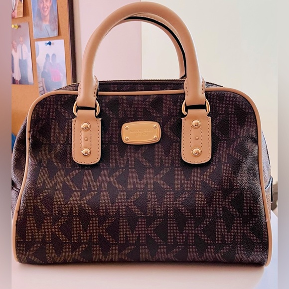 Women’s Michael Kors Sheila Medium Logo Satchel - Picture 1 of 15